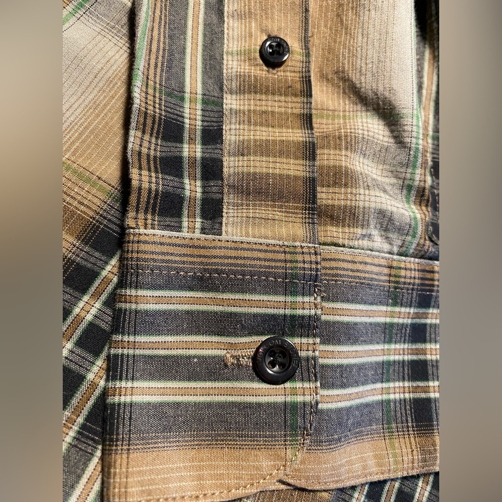 Volcom Men’s Button Down - Picture 7 of 7